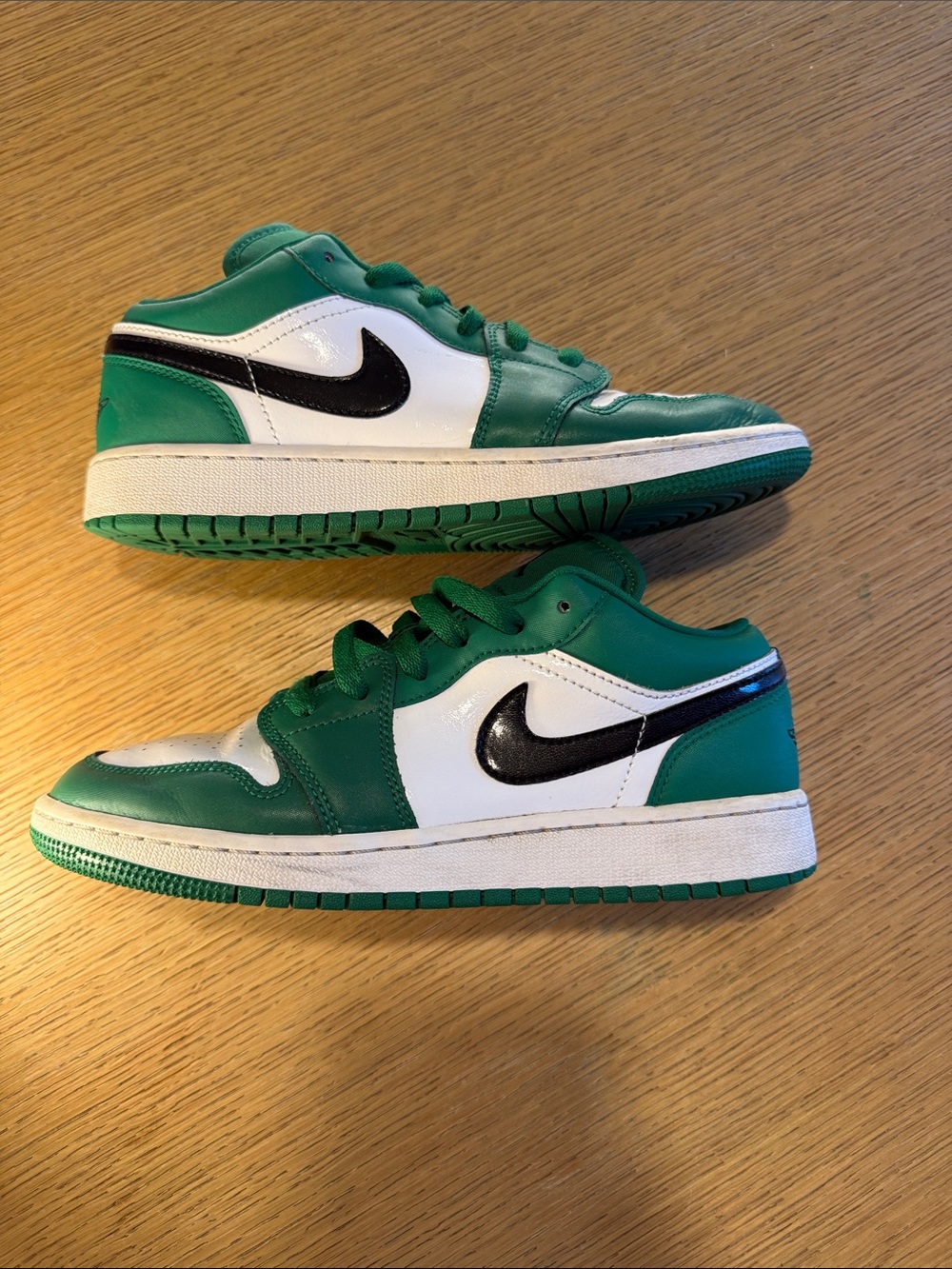 Air Jordan 1 Low GS Pine Green Black White Size 6Y 553560-301 - Picture 3 of 7